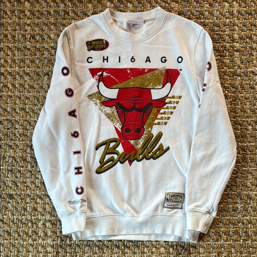 Chicago Bulls White Sweater